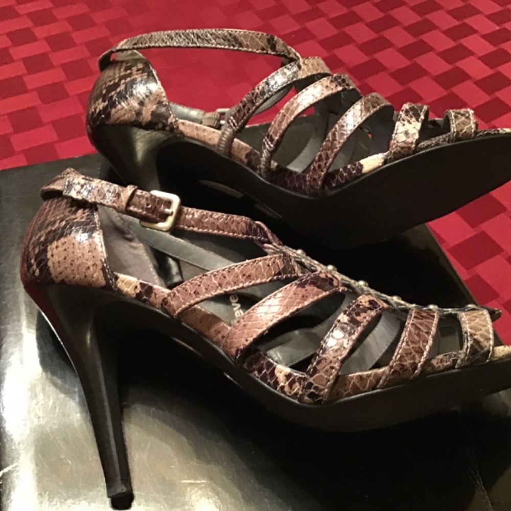 Shoes - Picture 2 of 5